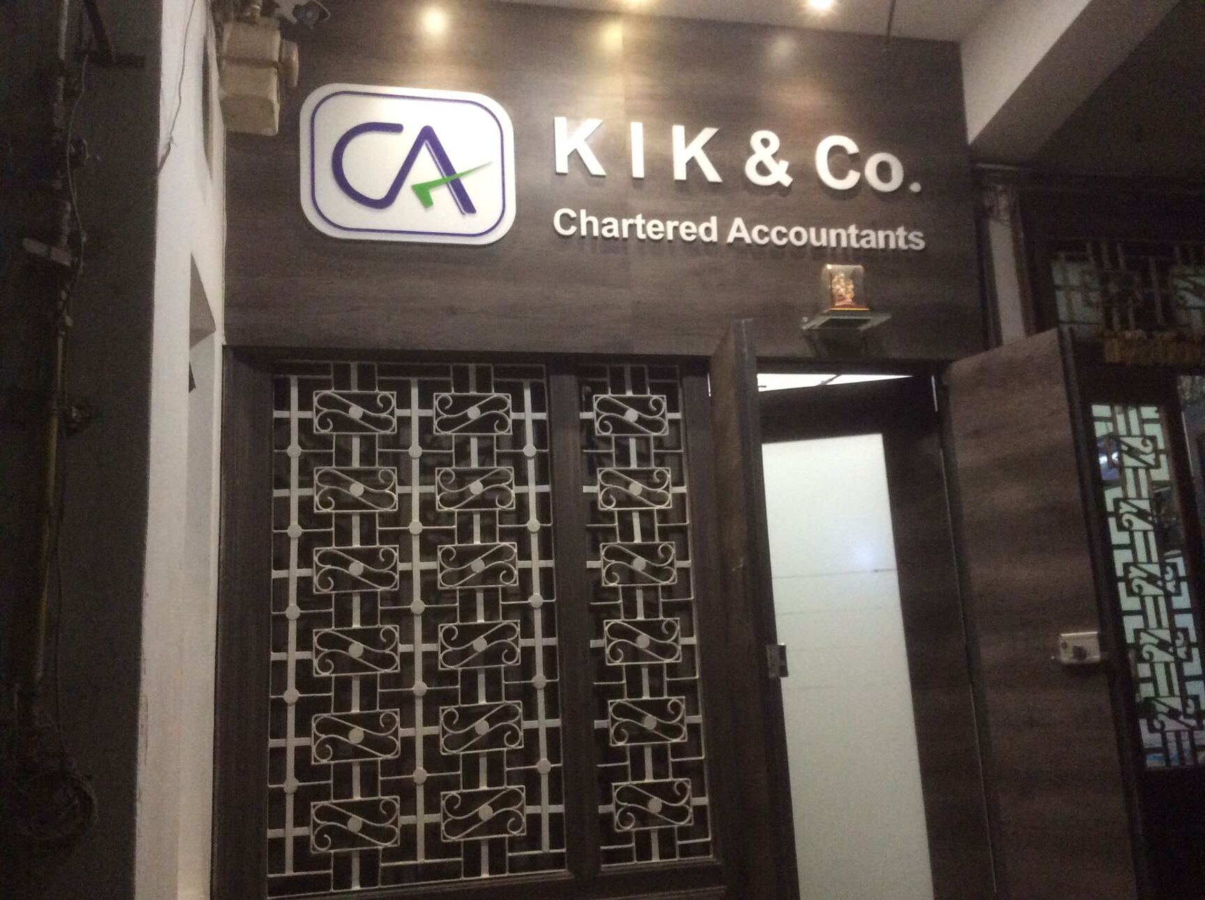 K I K & Co.