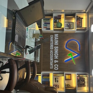 Gallery 9