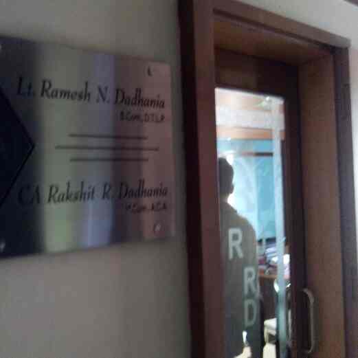 R R Dadhania & Co
